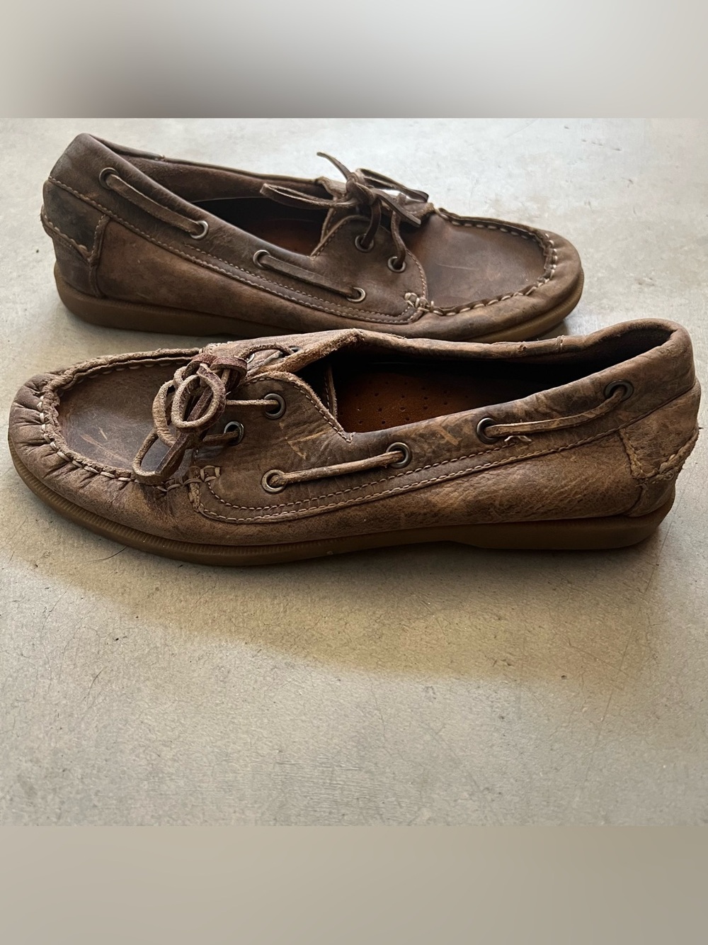 BED|STU Women’s Distressed Brown Leather Boat Shoes - Picture 2 of 7